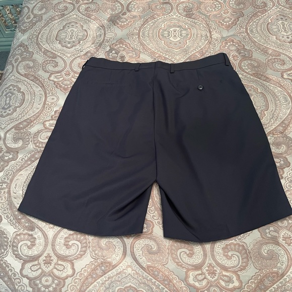Navy men’s golf shorts - Picture 6 of 8